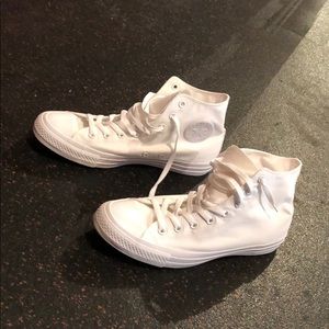Size 11 men’s converse high top All Stars